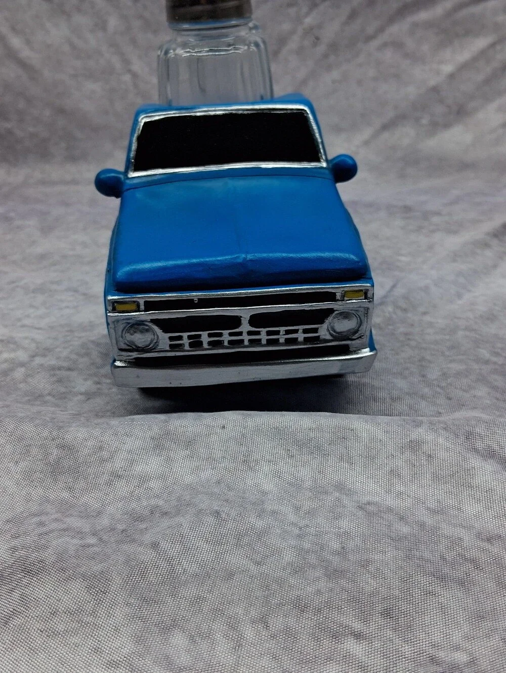 Country Rustic Vintage Blue Highboy Pickup Truck Salt And Pepper Shakers Holder